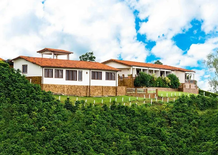 Hotel Estrella Del Monte